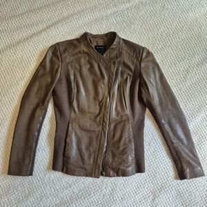 Danier Chocolate Leather Jacket Zip Streatch Arm Sides Soft Size Small Pockets